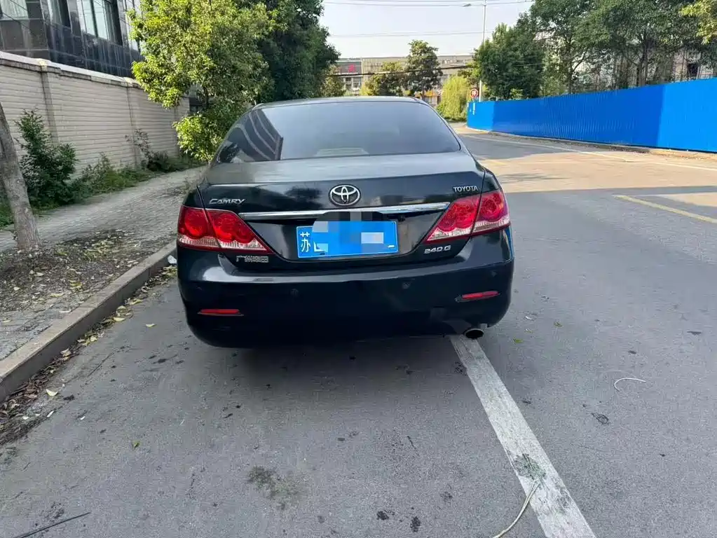 Toyota Camry — миниатюра 5