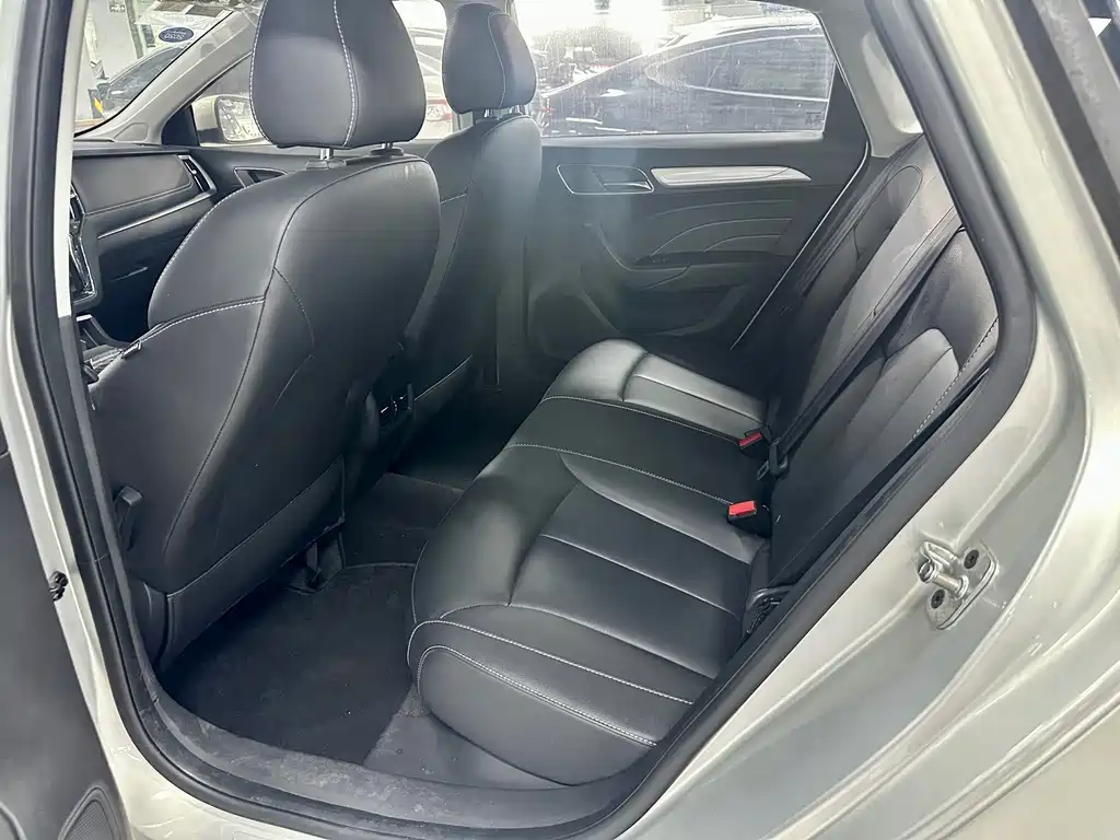 Roewe i6 New Energy — миниатюра 6