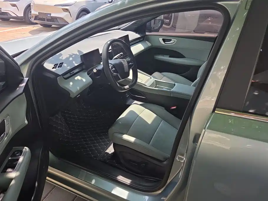 Roewe Young Wai D6 — миниатюра 9