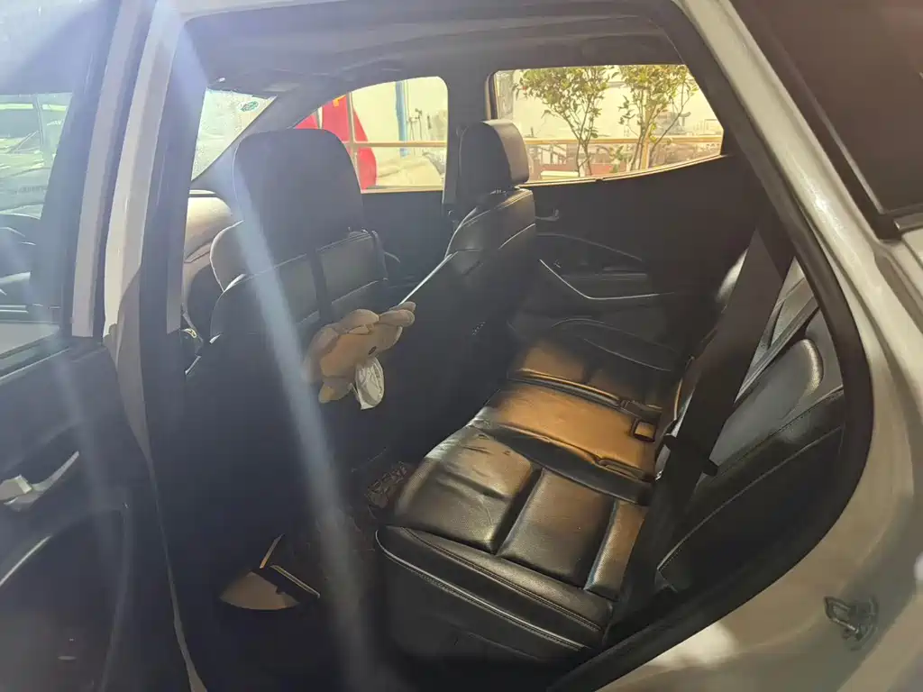 Hyundai Santa Fe — миниатюра 3