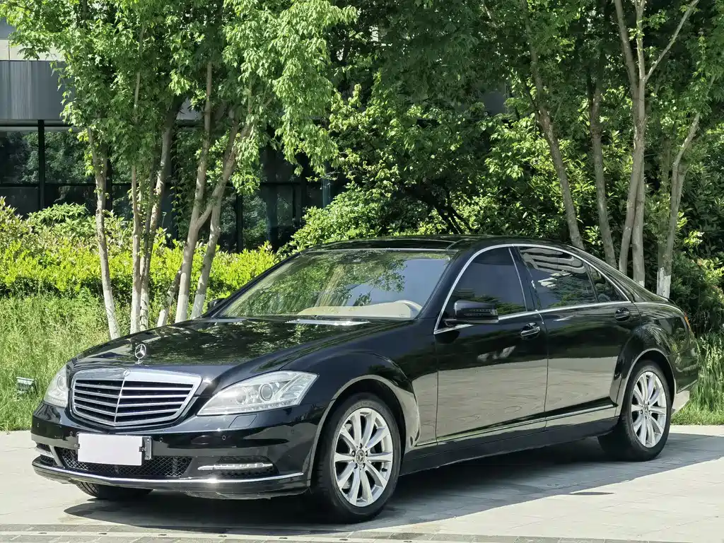 Mercedes-Benz S-Class 2011