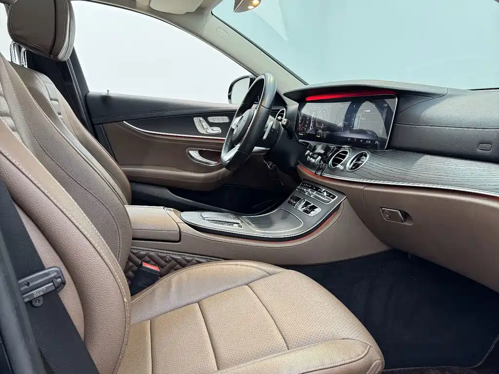 Mercedes-Benz E-Class — миниатюра 5