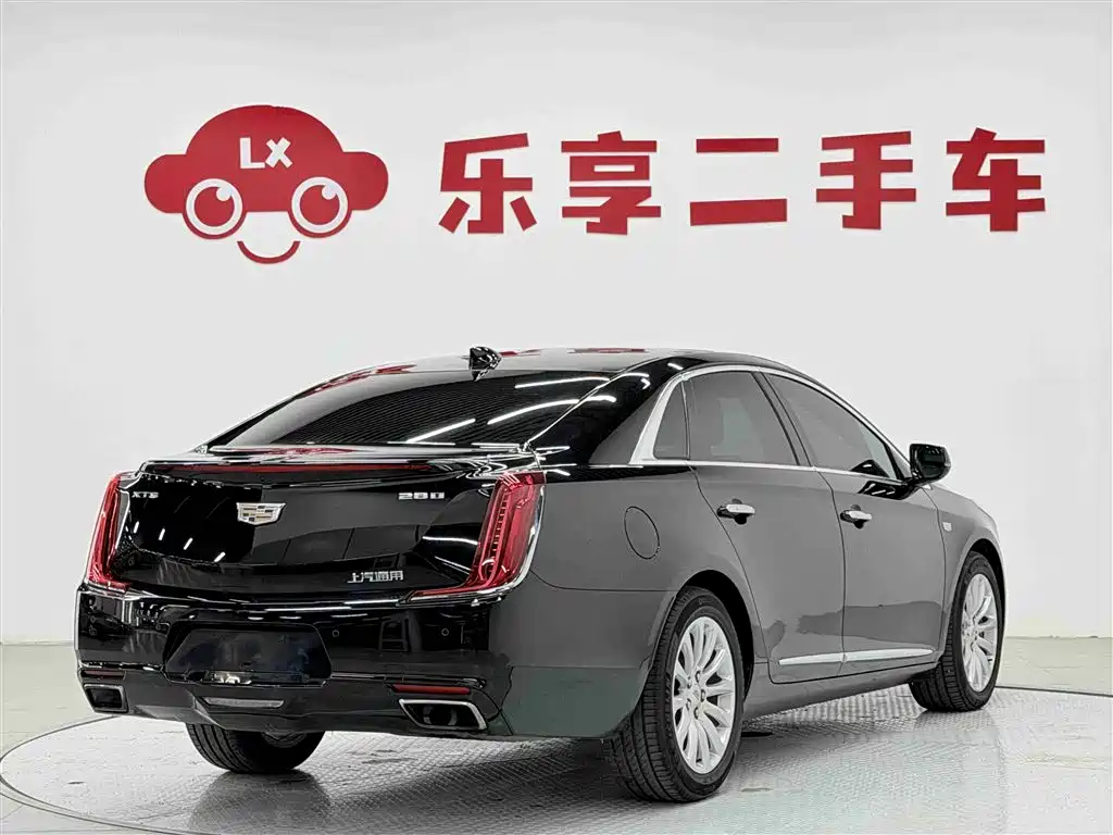 CADILLAC XTS