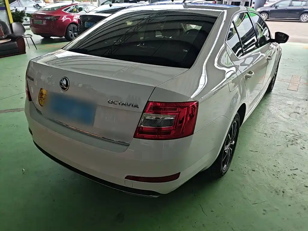 Skoda Octavia — миниатюра 7