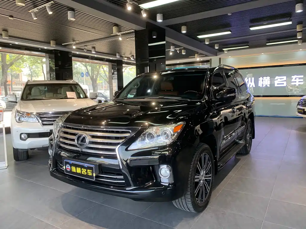 Lexus LX 2013