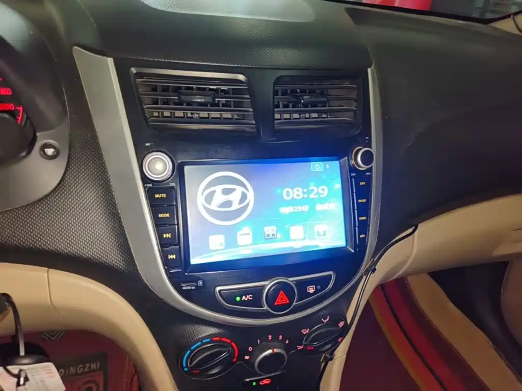Hyundai Verna — миниатюра 13