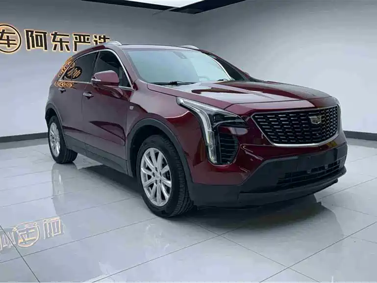 CADILLAC XT4
