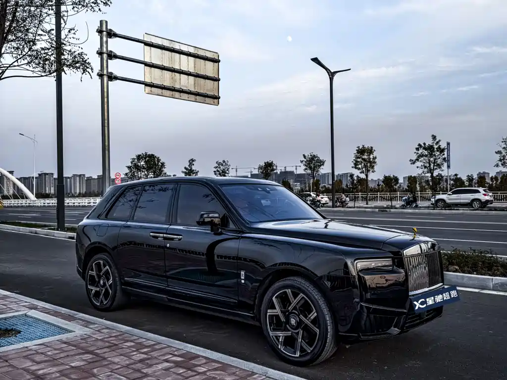 Rolls-Royce Cullinan 2018 мест