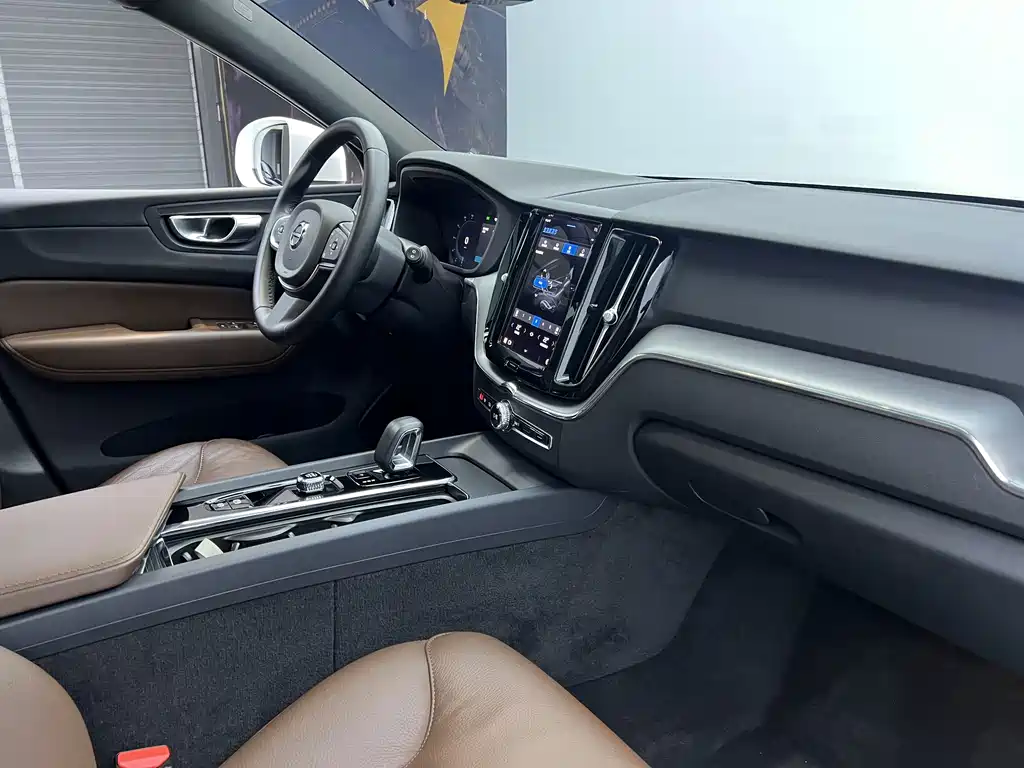 Volvo XC60 — миниатюра 11