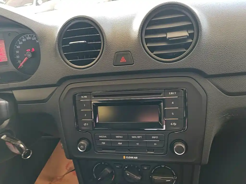 Volkswagen Jetta — миниатюра 13