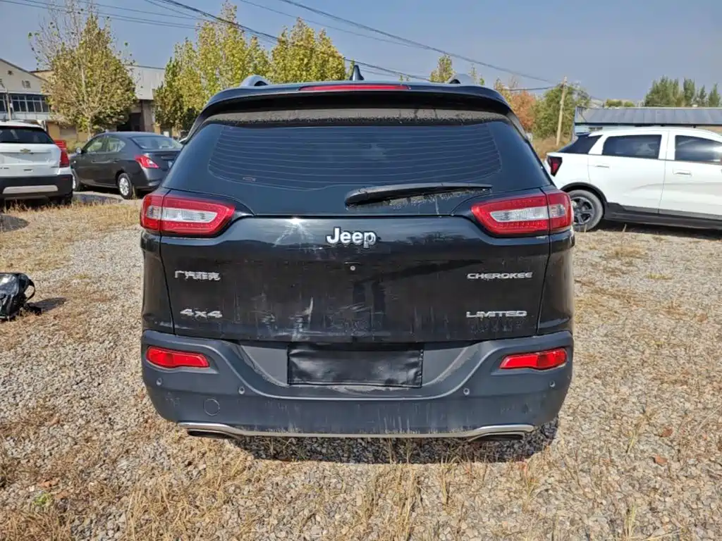 Jeep Cherokee — миниатюра 6