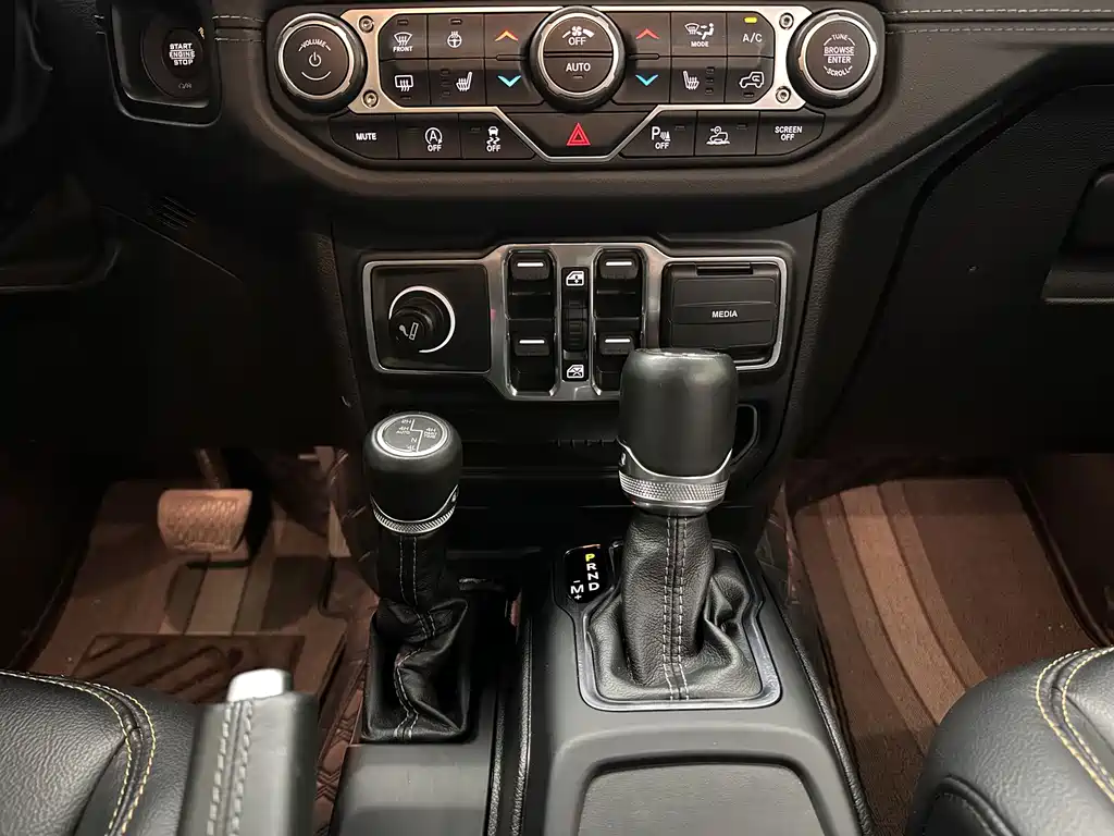 Jeep Wrangler — миниатюра 10