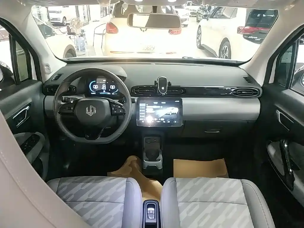 Leapmotor Leapmotor T03 — миниатюра 10