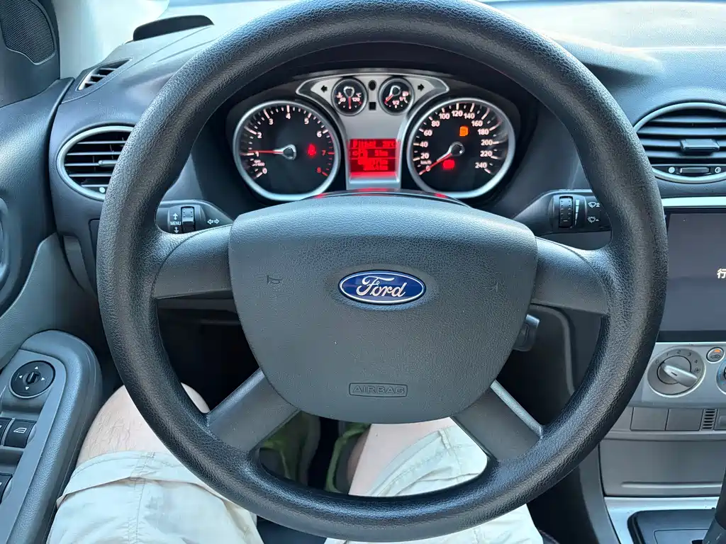 Ford Focus — миниатюра 14