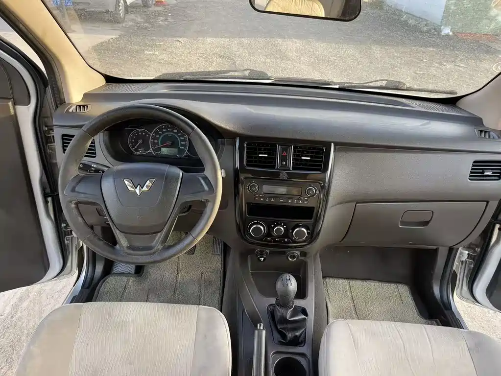 WULING AUTOMOBILE WULING RONGGUANG V