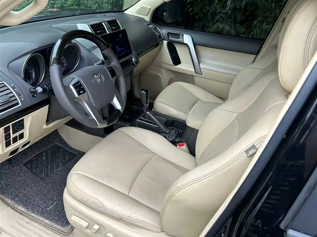 Toyota Land Cruiser Prado 2016 2.7L AT Luxury