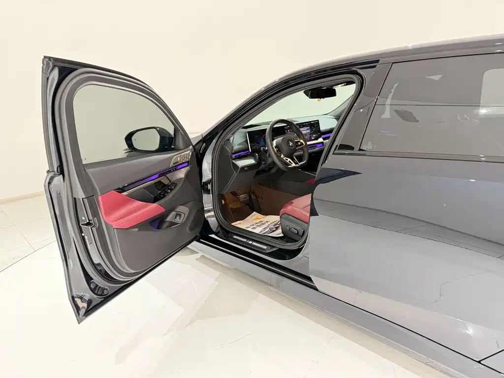BMW 5 Series — миниатюра 15