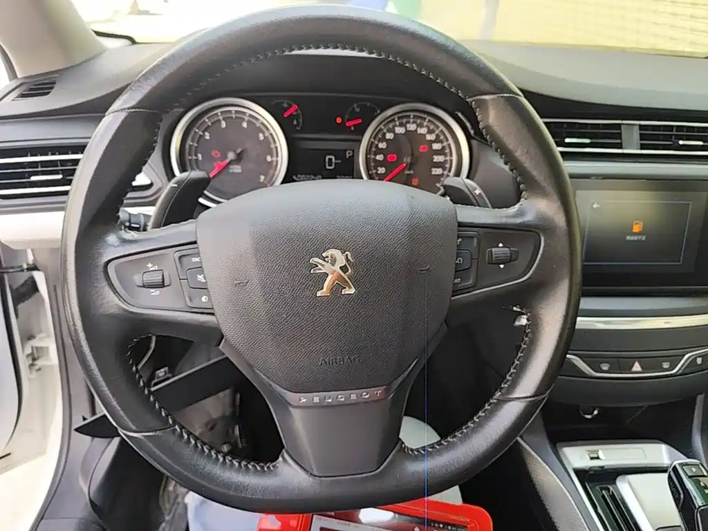Peugeot 408 — миниатюра 11