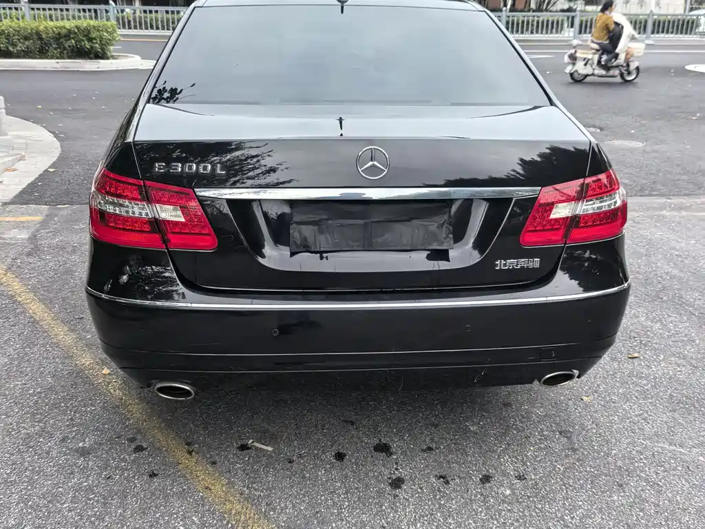 Mercedes-Benz E-Class — миниатюра 10