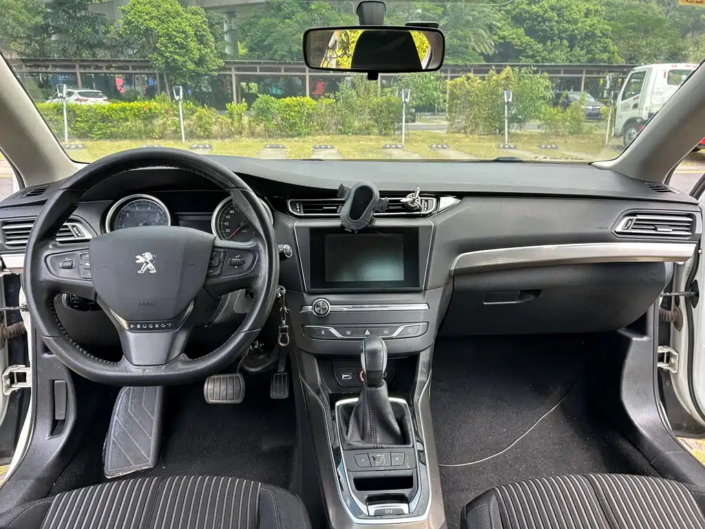Peugeot 408 — миниатюра 7