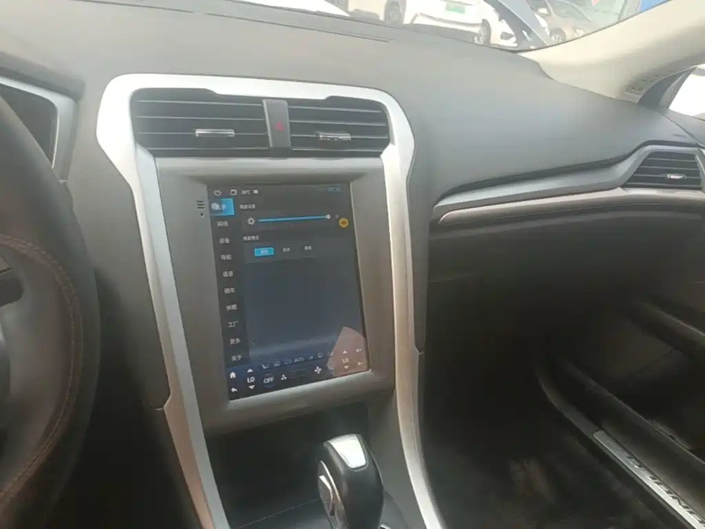 Ford Mondeo — миниатюра 13