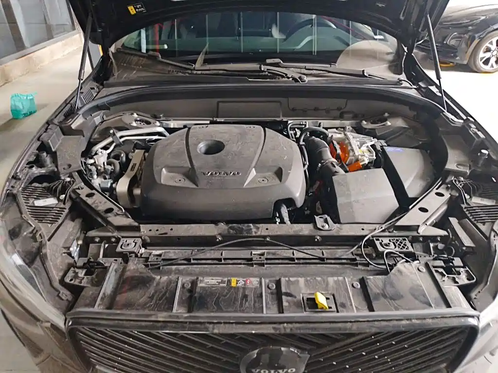 Volvo XC60 PHEV — миниатюра 16