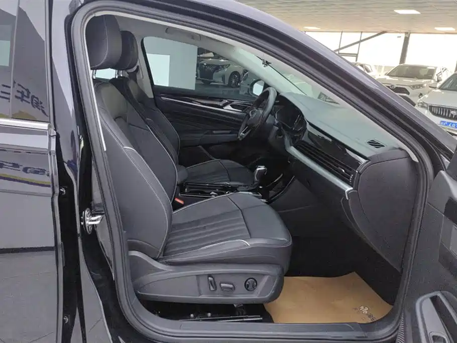 Volkswagen Passat 2022 330TSI Elite