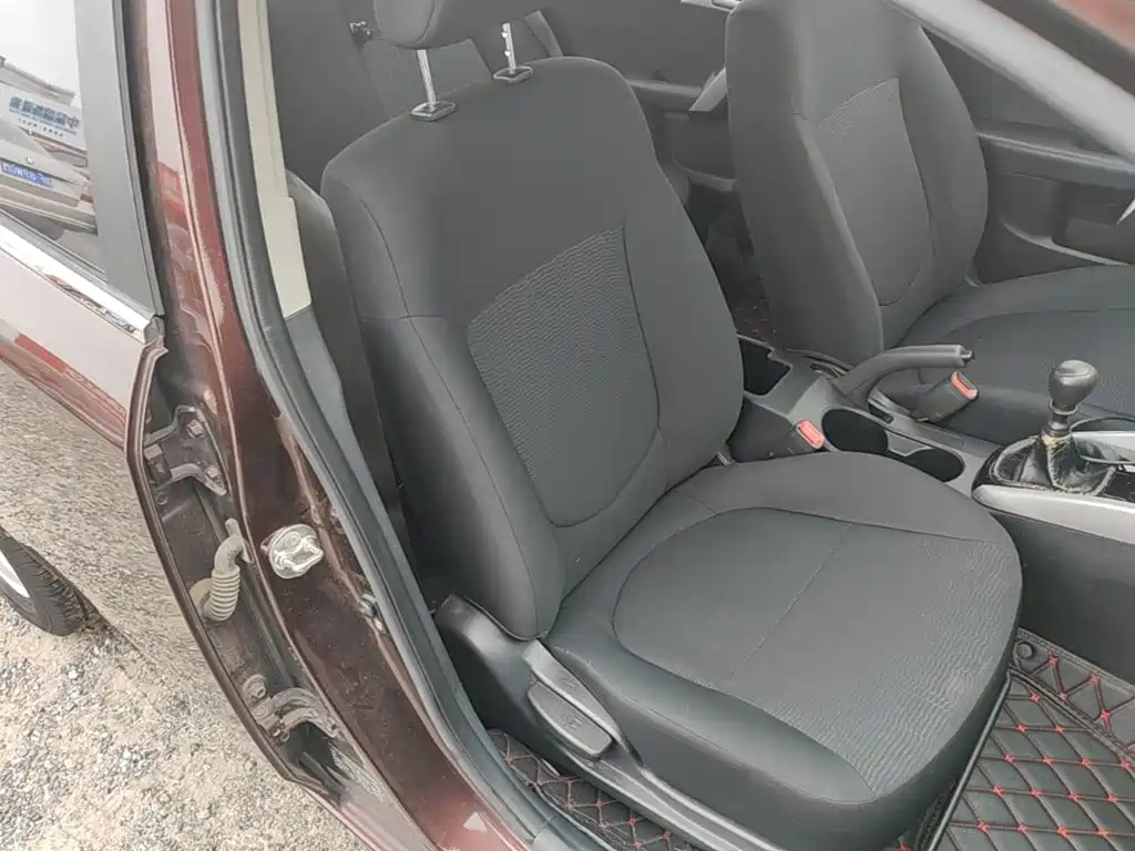 Kia Forte — миниатюра 25