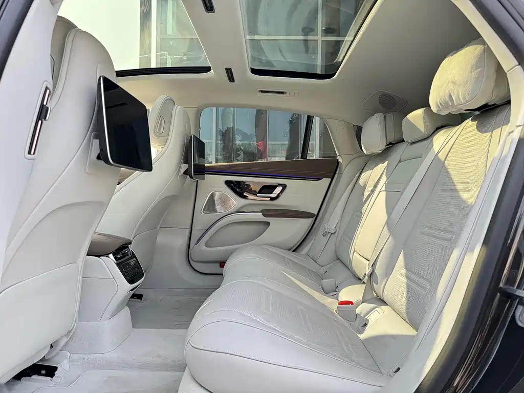 MERCEDES-BENZ EQS AMG