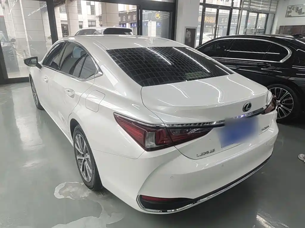 Lexus ES — миниатюра 5