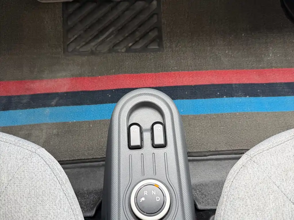 Wuling MINIEV — миниатюра 13