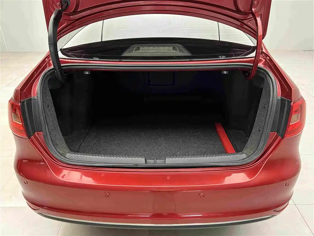 Volkswagen Sagitar — миниатюра 6