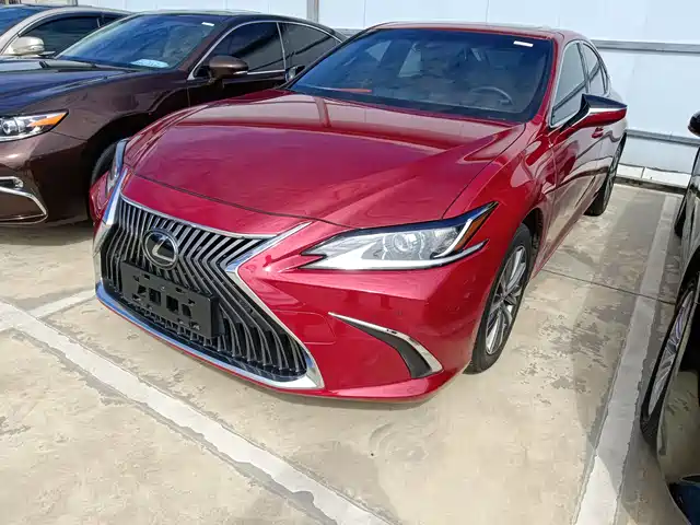 LEXUS  ES 2020
