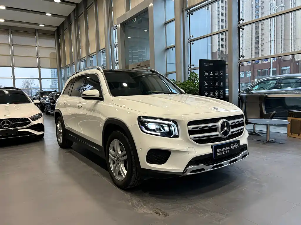 MERCEDES-BENZ GLB