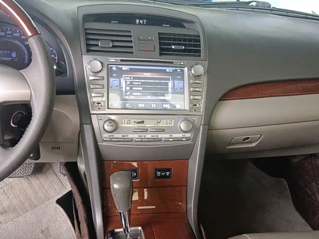 Toyota Camry — миниатюра 13