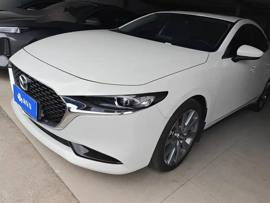 Mazda 3 Axela 2024