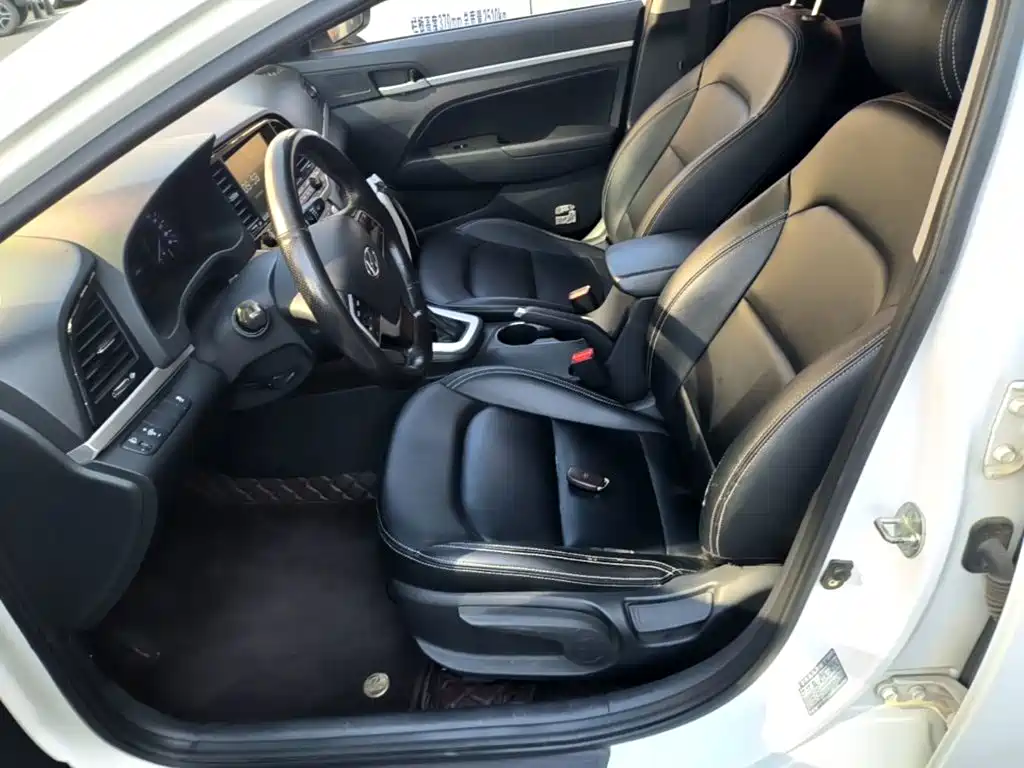 Hyundai Elantra — миниатюра 15