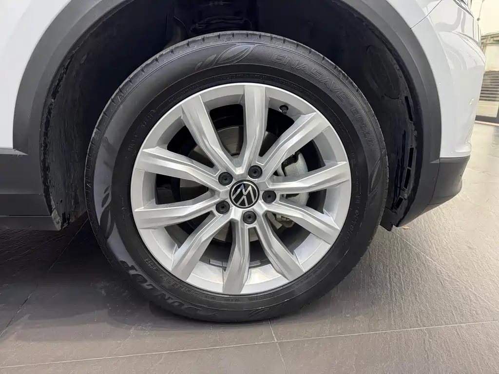 VOLKSWAGEN T ROC EXPLORING SONGS