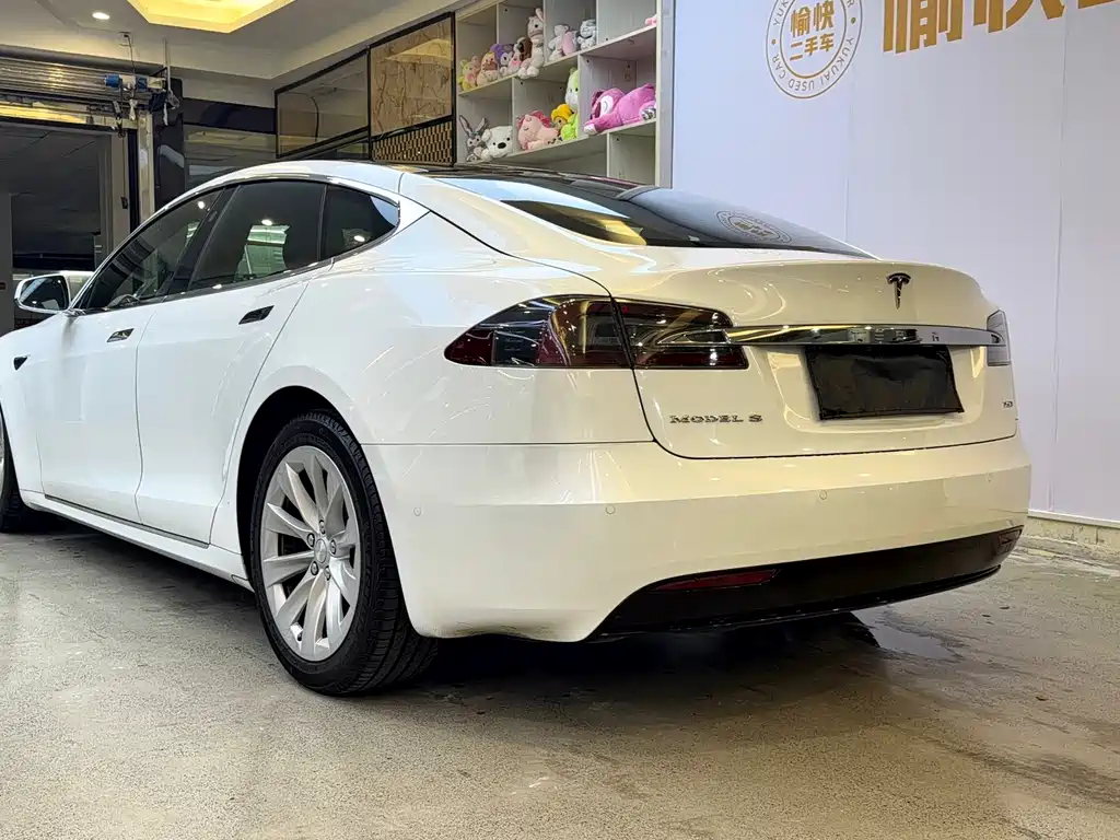 Tesla Model S — миниатюра 7