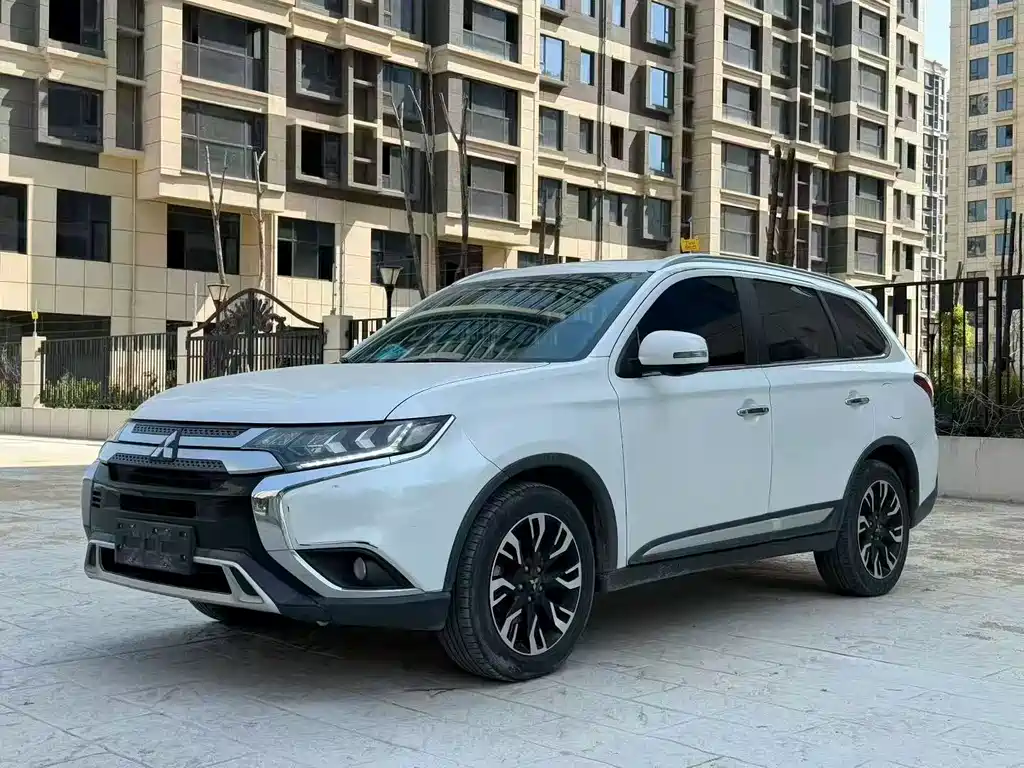 Mitsubishi Outlander 2021