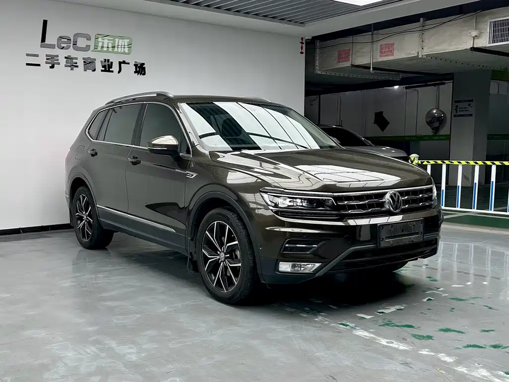 Volkswagen Tiguan L — миниатюра 2