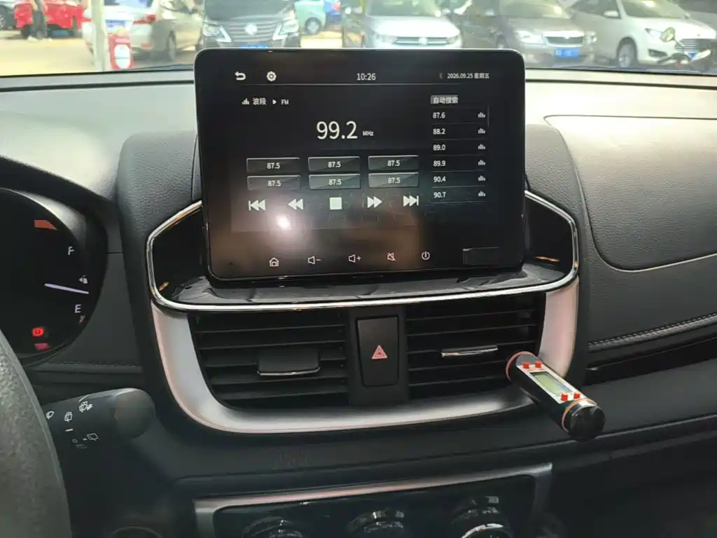 Toyota Yaris L — миниатюра 13