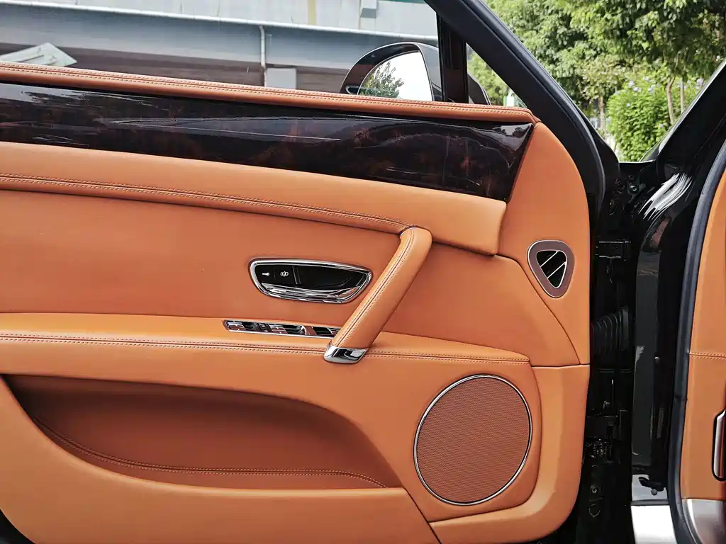 Bentley Flying Spur — миниатюра 14