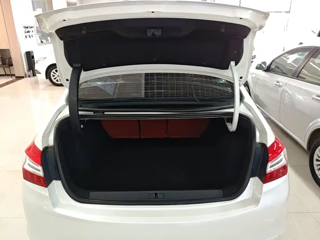 Peugeot 408 — миниатюра 19