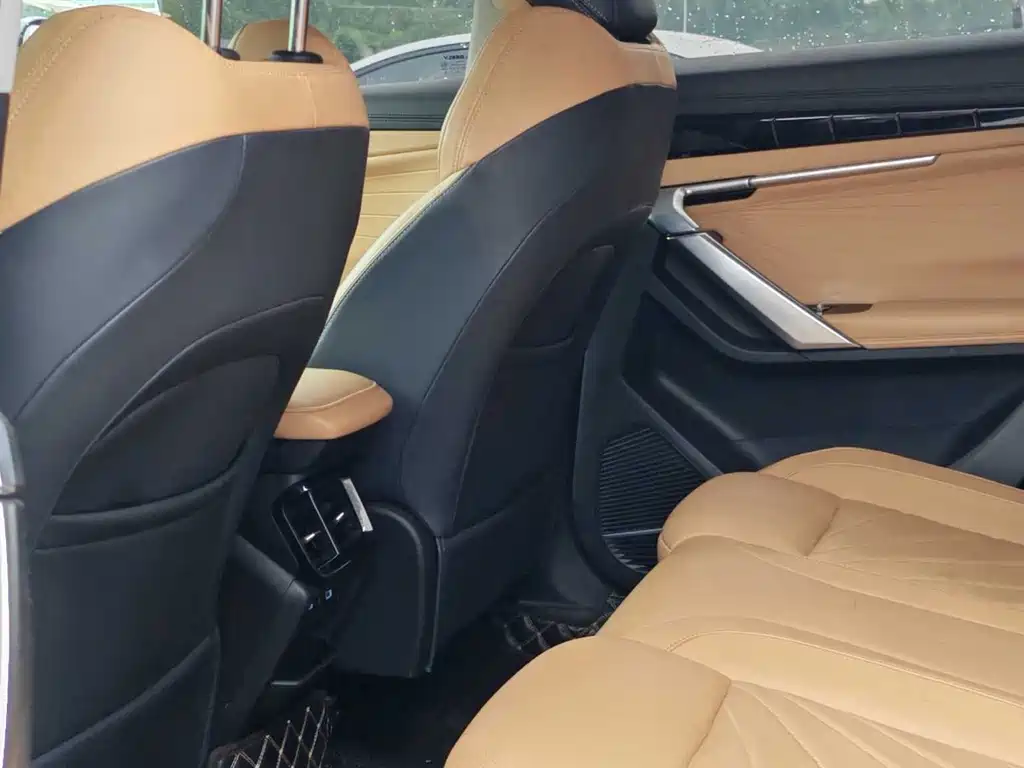 Geely Boyue L — миниатюра 9