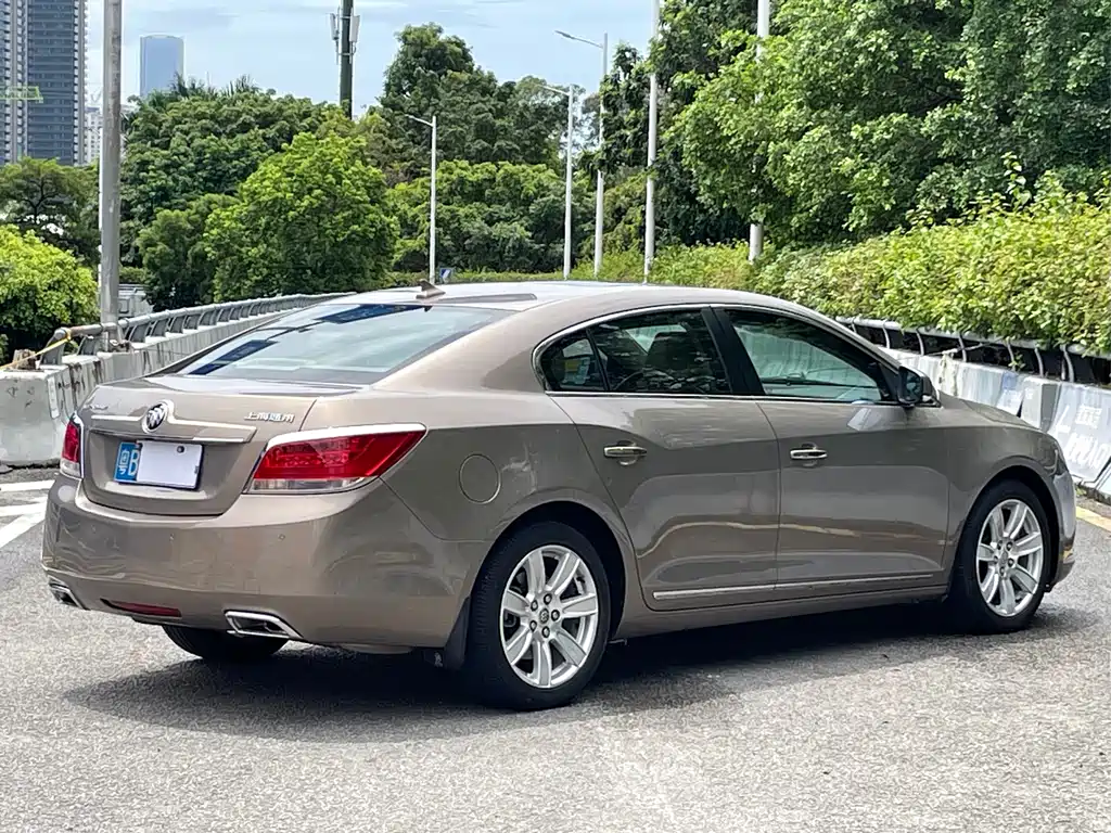 Buick LaCrosse — миниатюра 3