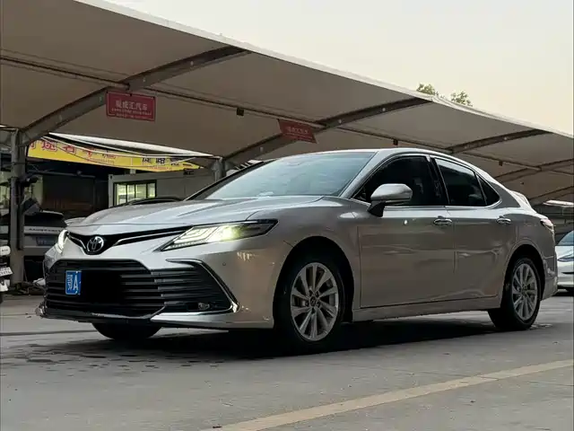 TOYOTA CAMRY