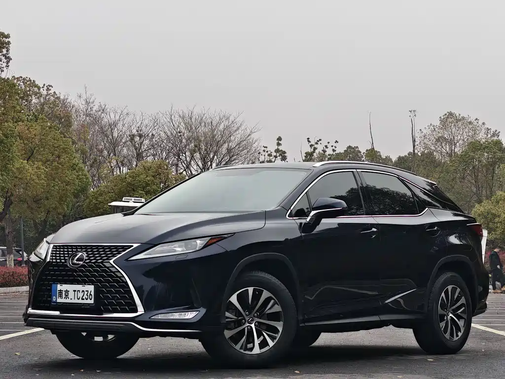 Lexus RX 2022