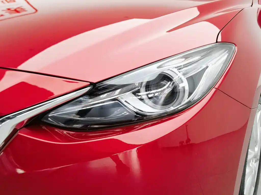 Mazda Mazda3 3 2014 1.5L AT Luxury