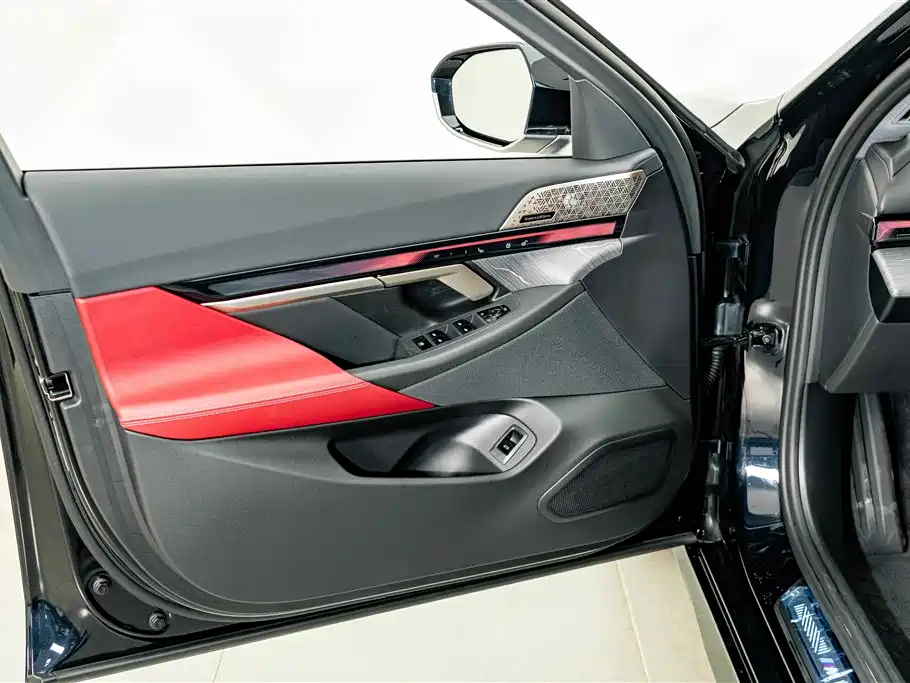 BMW 5 Series — миниатюра 18